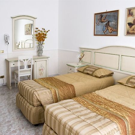 רומא B&B Cupido מראה חיצוני תמונה